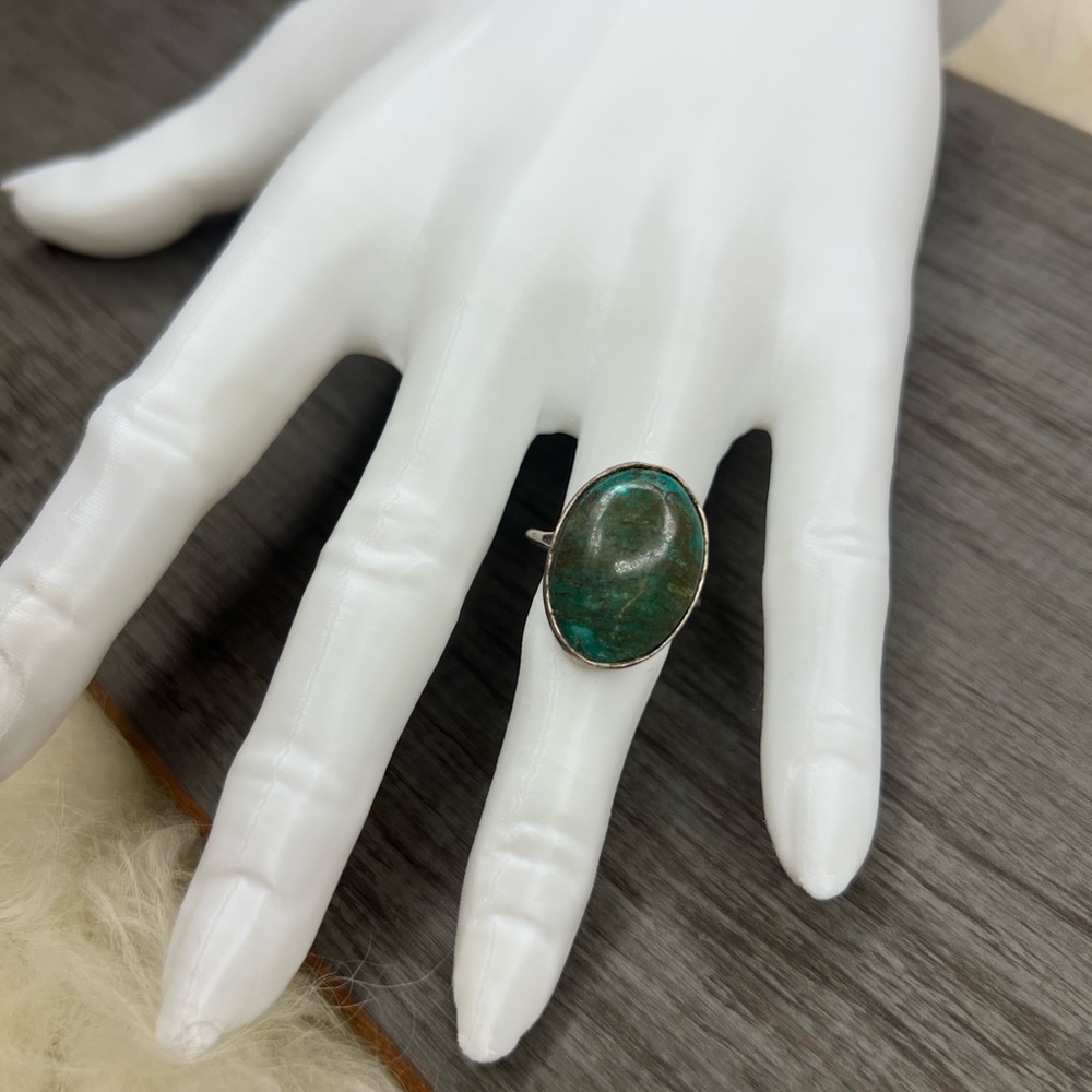 Vintage Turquoise and Sterling Silver Oval Ring Sz. 6